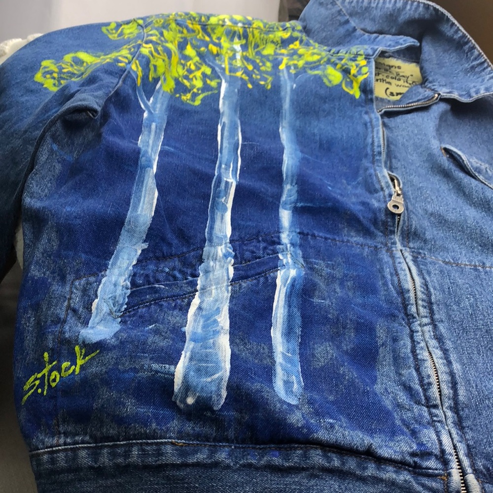 Jean Jacket Size S-M, Handmade painted acrylic washable See Pics